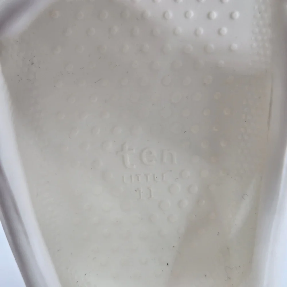 Ten Little Splash Sandals Soft White Lightweight Water Shoes Clogs Size 11 NIB